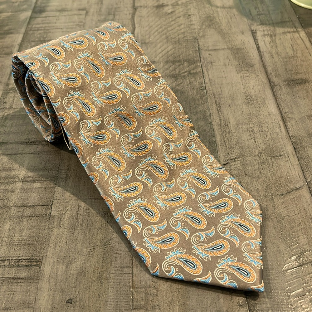 NWT Men’s Silk Tie Alexander Julian American Modern Neutral Colors Nice Pattern